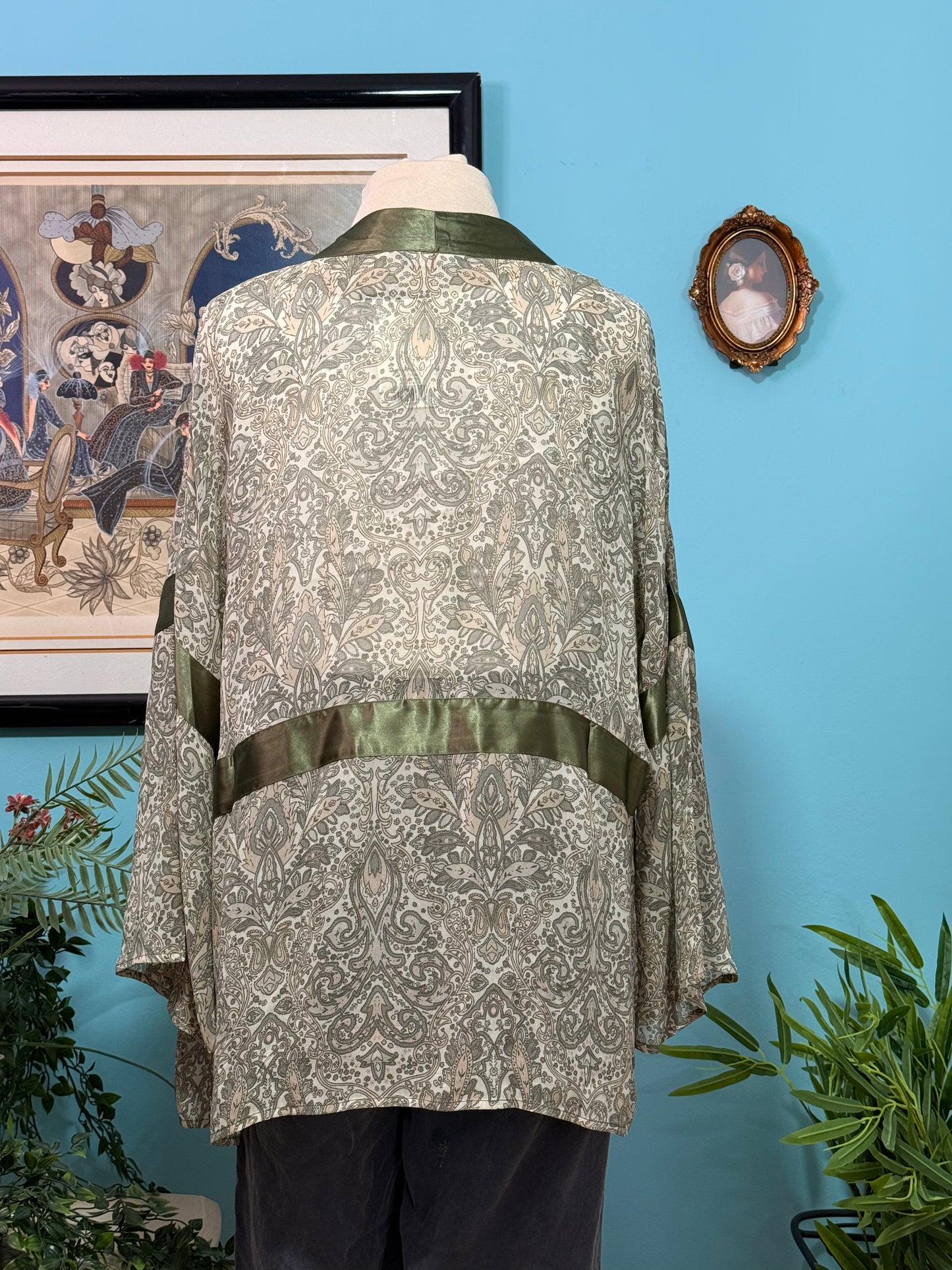 עליונית הדפס פייזלי (XL-3XL)